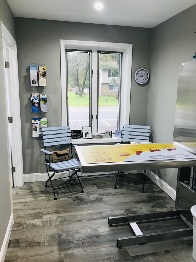 Consult room with client seating at our Blairstown, NJ veterinary hospital